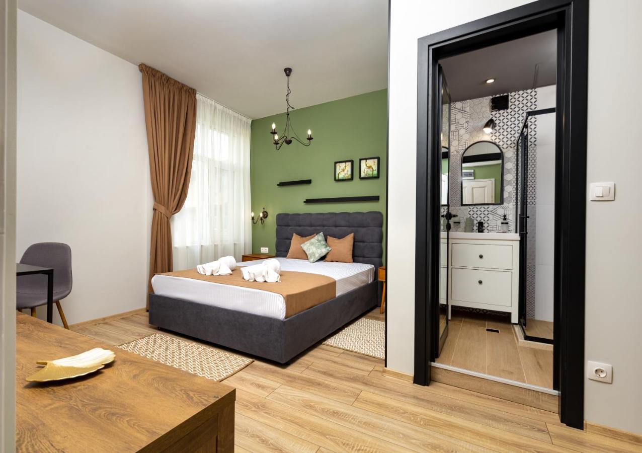 Kapana Guest House On Central Pedestrian Street With Parking Included بلوفديف المظهر الخارجي الصورة