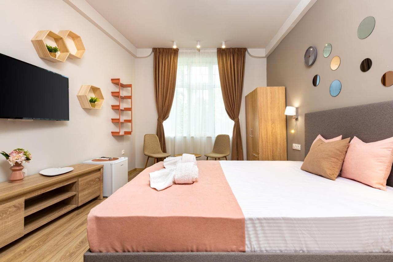Kapana Guest House On Central Pedestrian Street With Parking Included بلوفديف المظهر الخارجي الصورة