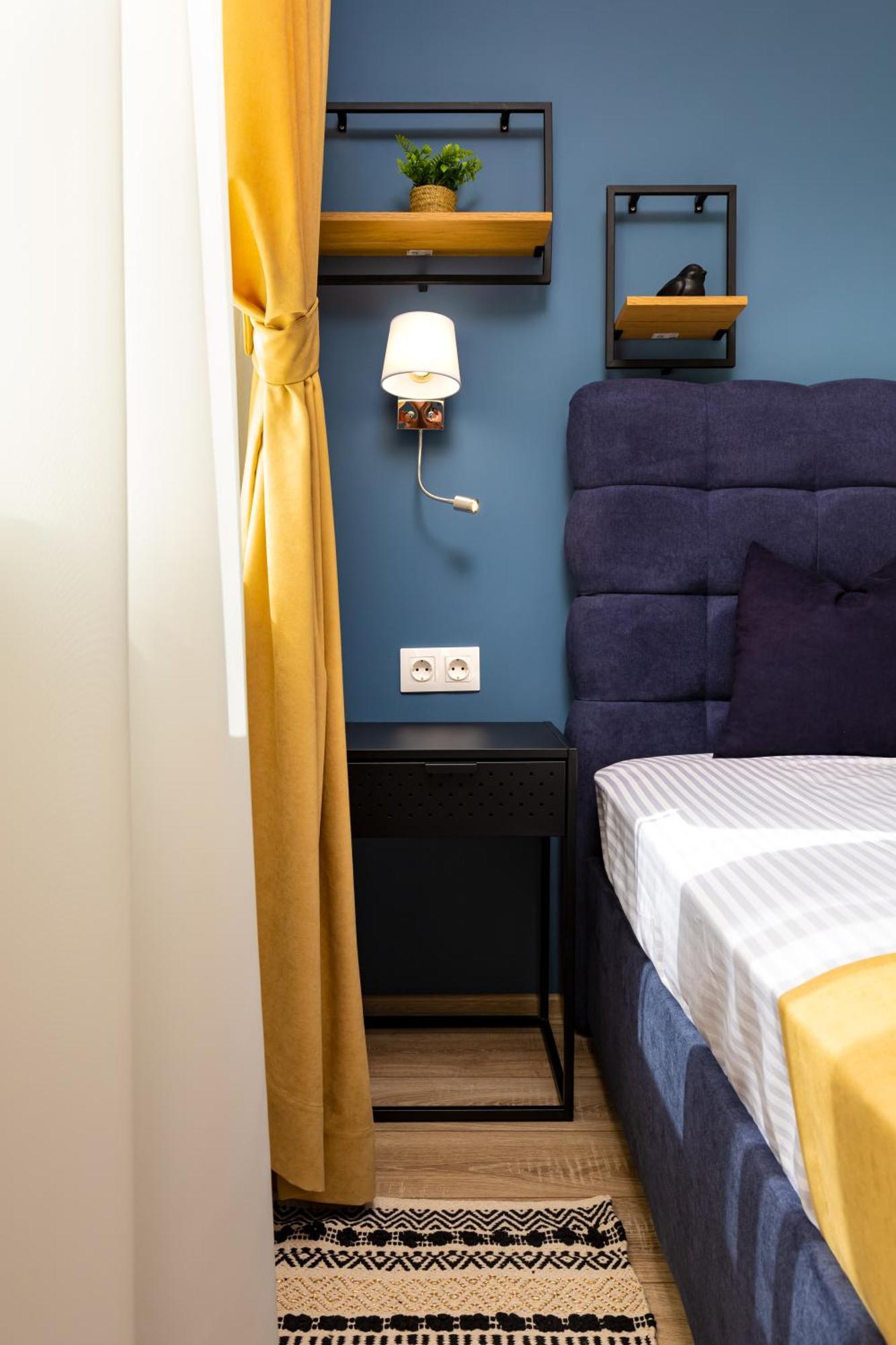 Kapana Guest House On Central Pedestrian Street With Parking Included بلوفديف الغرفة الصورة